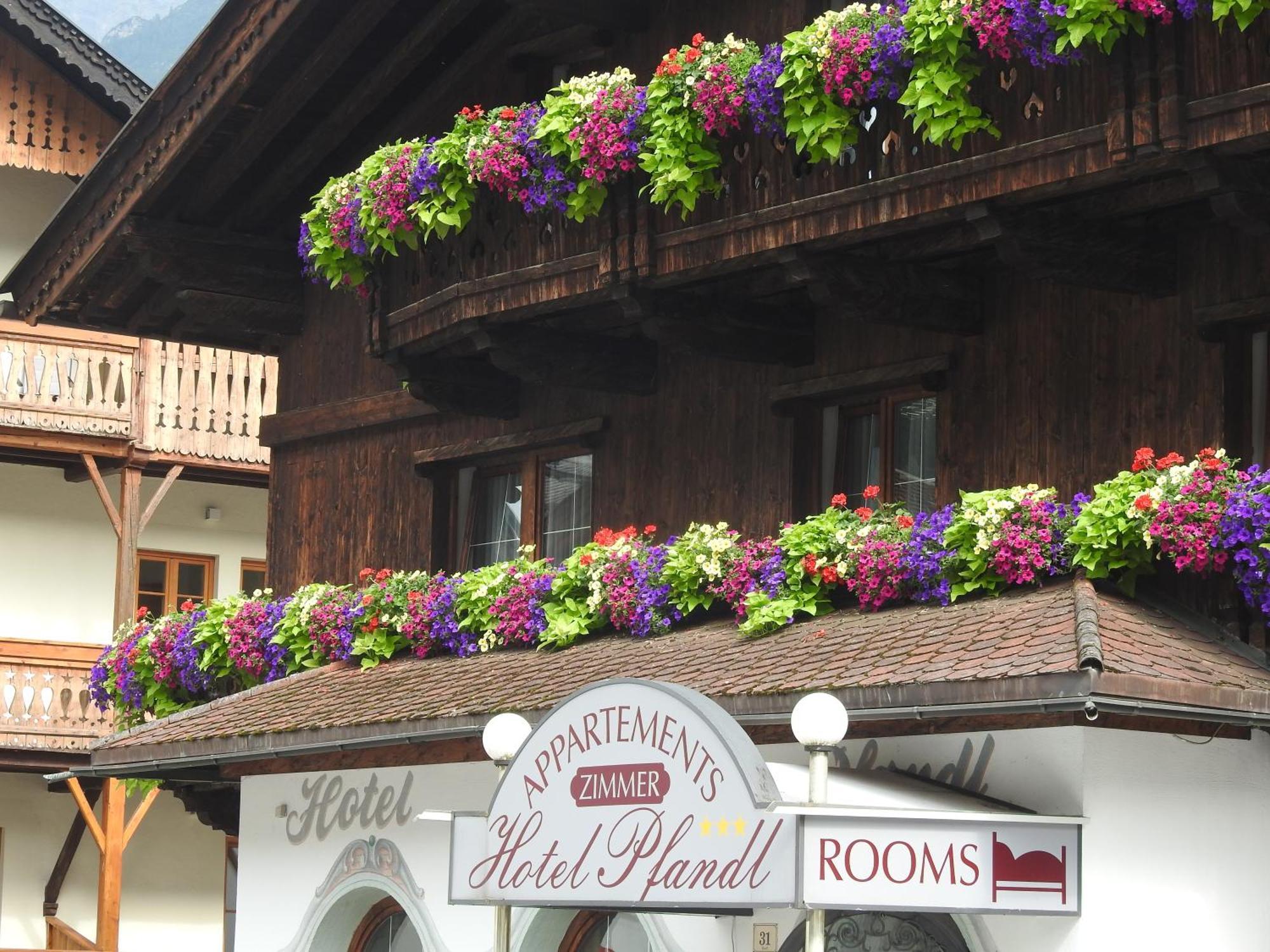 Hotel Garni Pfandl Neustift im Stubaital Exterior photo