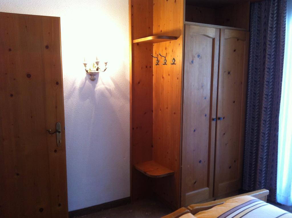 Hotel Garni Pfandl Neustift im Stubaital Room photo