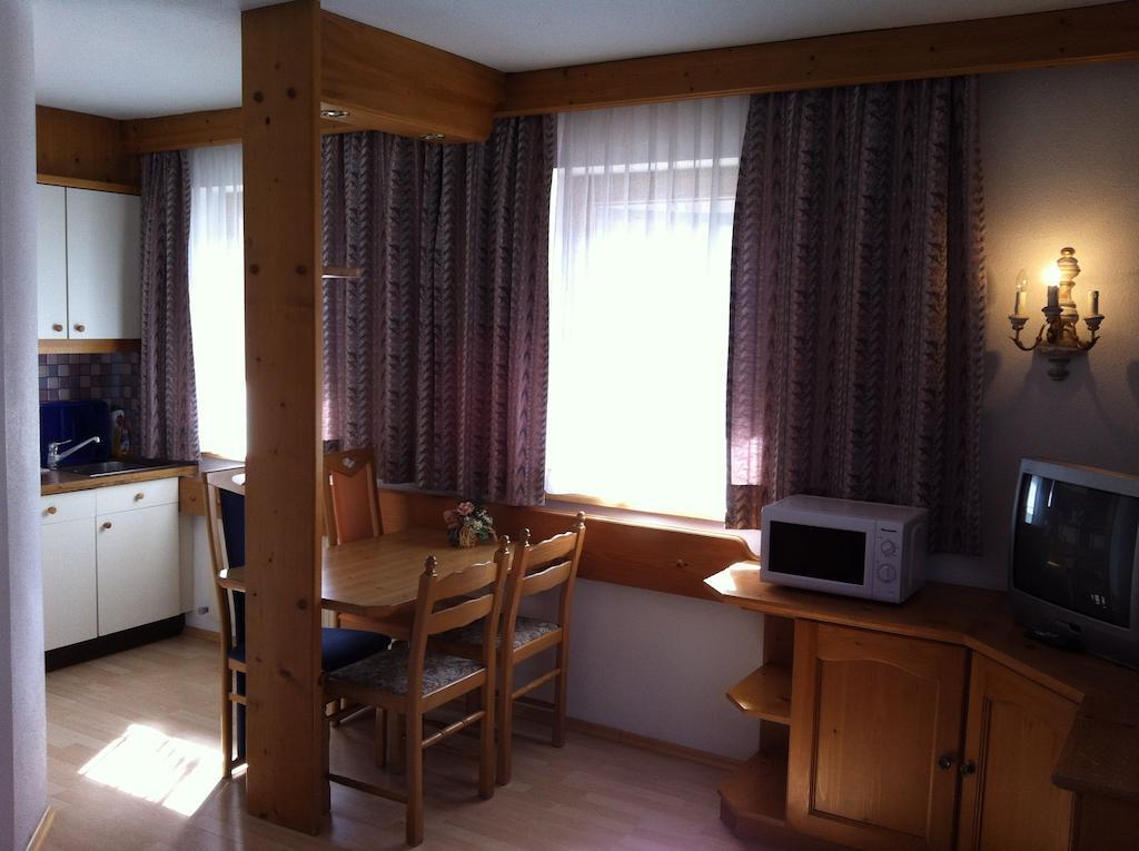 Hotel Garni Pfandl Neustift im Stubaital Room photo