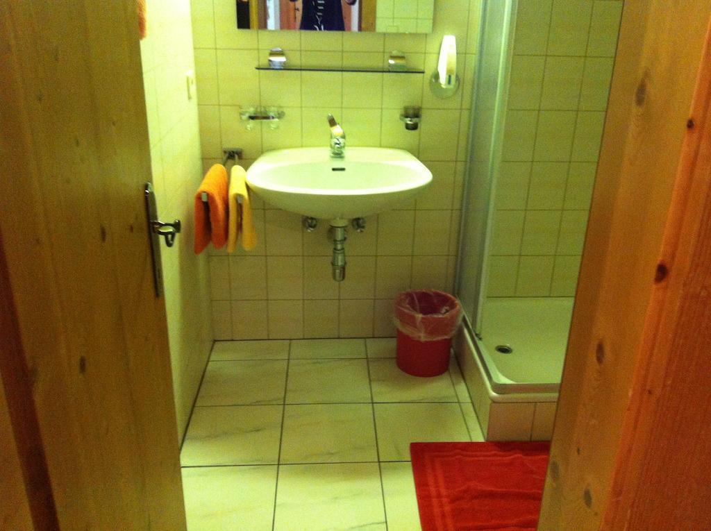 Hotel Garni Pfandl Neustift im Stubaital Room photo