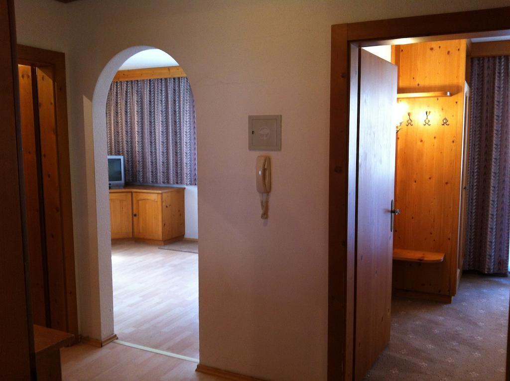Hotel Garni Pfandl Neustift im Stubaital Room photo